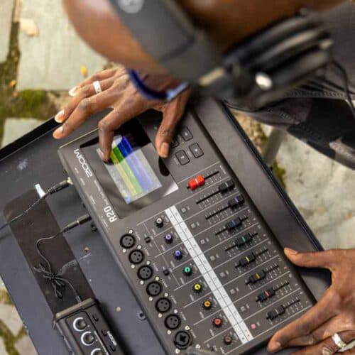 Zoom R20 Portable Multitrack Recorder
