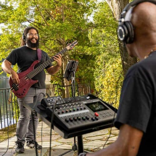 Zoom R20 Portable Multitrack Recorder