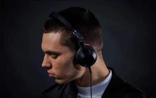 Pioneer DJ wired DJ headphones