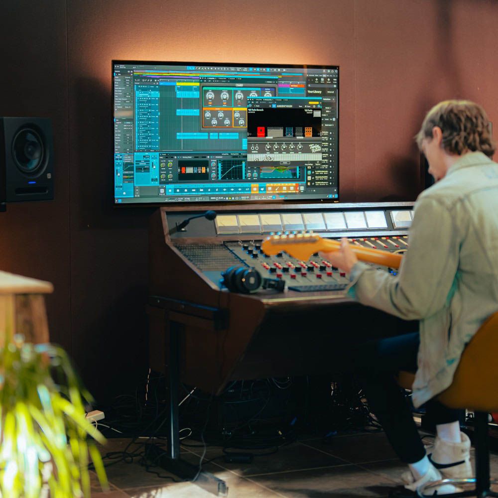 Fender FENDER STUDIO PRO 8 UPGRADE TO PERPETUAL FOR FENDER INTERFACE OWNERS