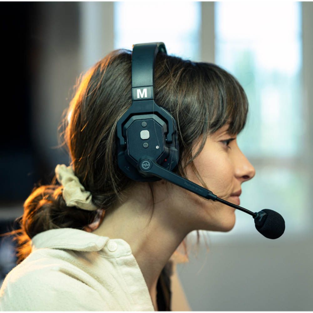 Hollyland Solidcom SE Pro 4S 4-Person Full-Duplex Single-Ear Headset Intercom System (1.9 GHz)